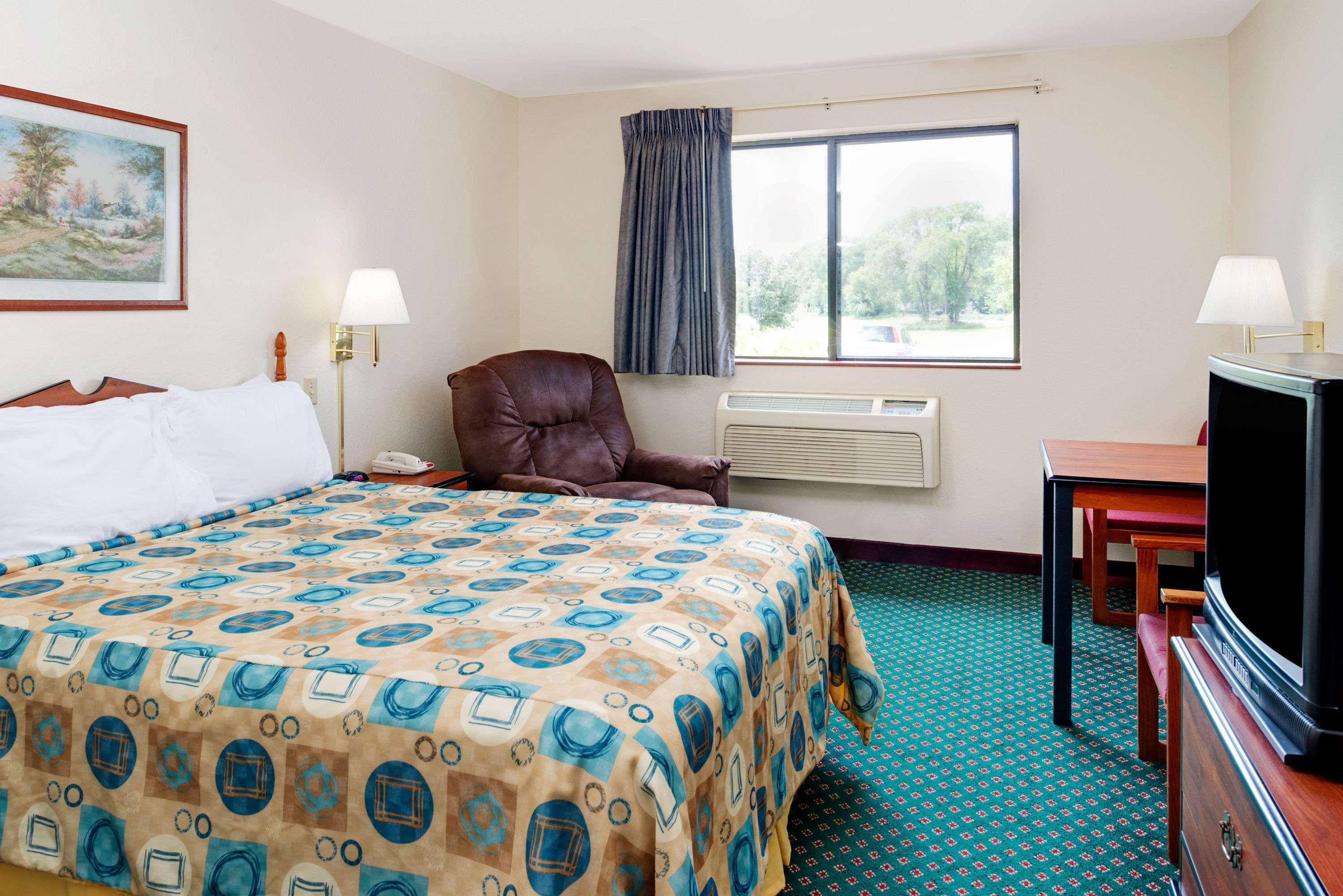 Super 8 By Wyndham Omaha Eppley Airport/Carter Lake Exterior photo