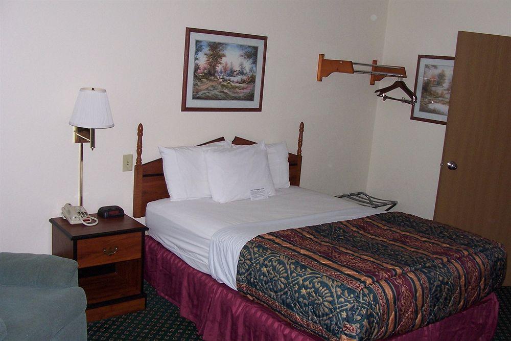 Super 8 By Wyndham Omaha Eppley Airport/Carter Lake Exterior photo