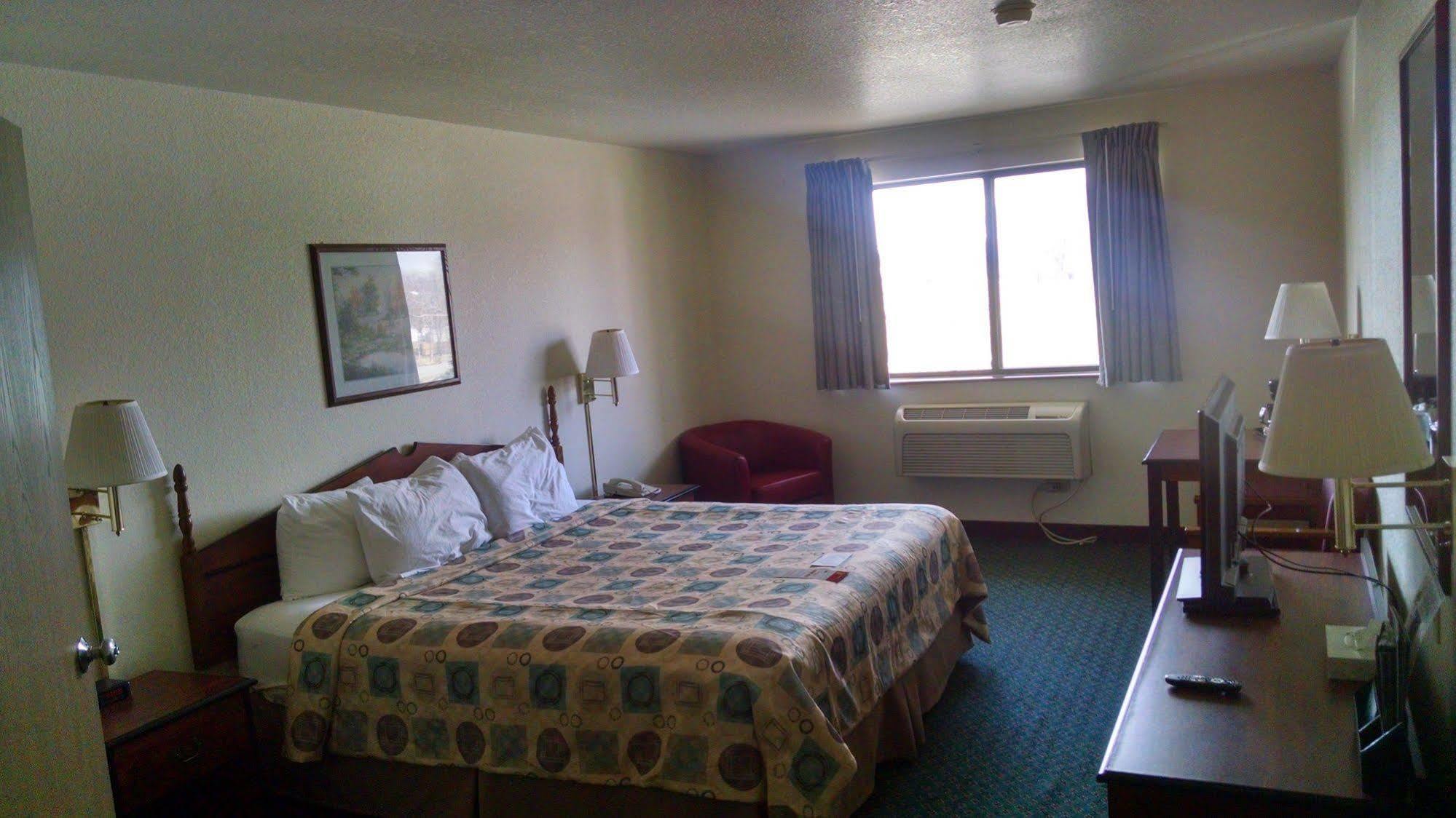 Super 8 By Wyndham Omaha Eppley Airport/Carter Lake Exterior photo
